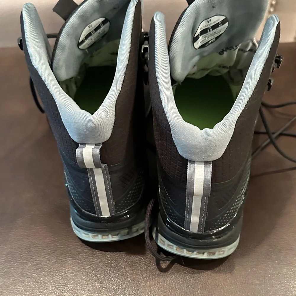 Altra Black and Gray Lace Up Boots - Picture 6 of 9